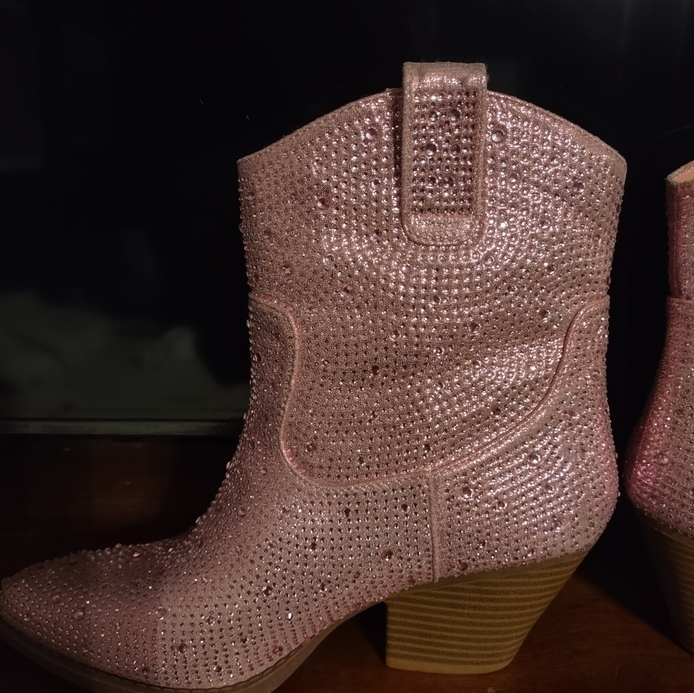 Rhinestone cowgirl boots. Rodeo, sparkle. Girls night out - Picture 3 of 6